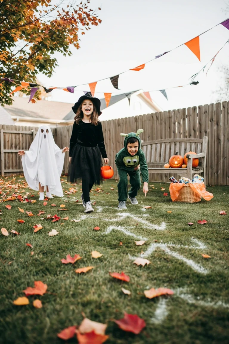 17 Halloween Scavenger Hunt Ideas for Kids, Teens, and Halloween Parties